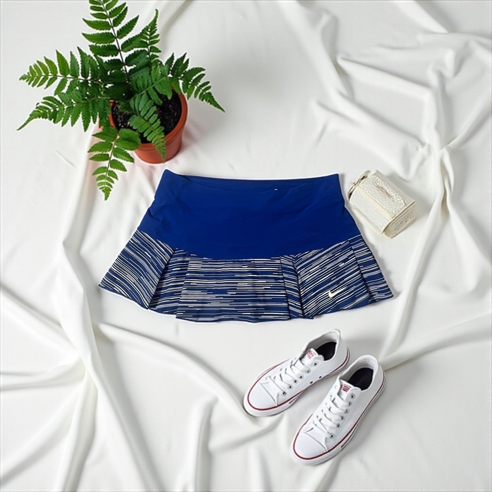 Nike Women's Golf Skort Blue White Striped Pleated Athletic Activewear Size M‎